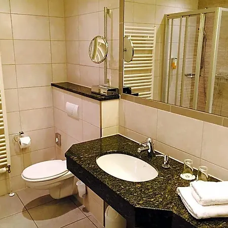 Western Hotel 4*