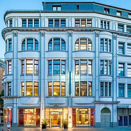 Western Hotel 4*