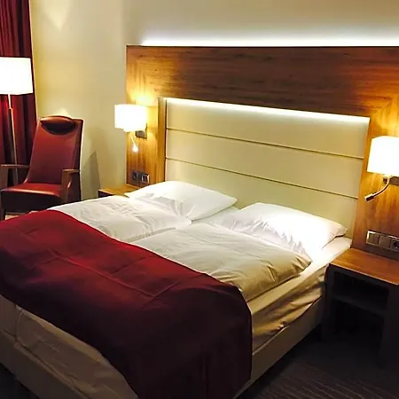 Western Hotel 4*