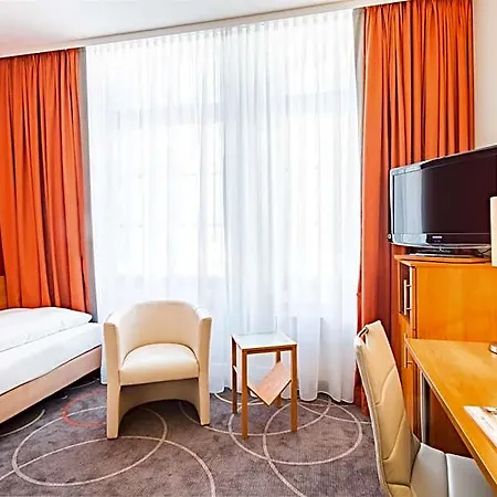 Western Hotel 4*